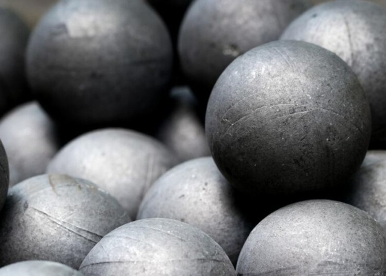 Nuevos productos 20-150 mm Alta dureza mineral de hierro Media de molienda bola de forja bola de acero para la fábrica de máquinas de molino de bolas