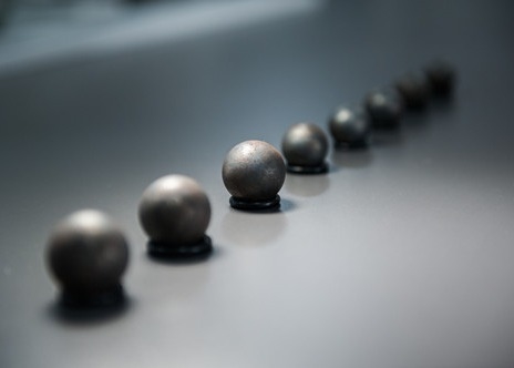 Tamaños personalizables de las bolas de molino forjadas para la molienda de roca